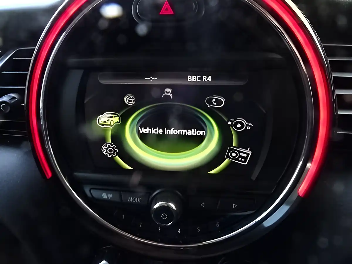 Used 2015 MINI Hatch One Red - Interior and Exterior details 17