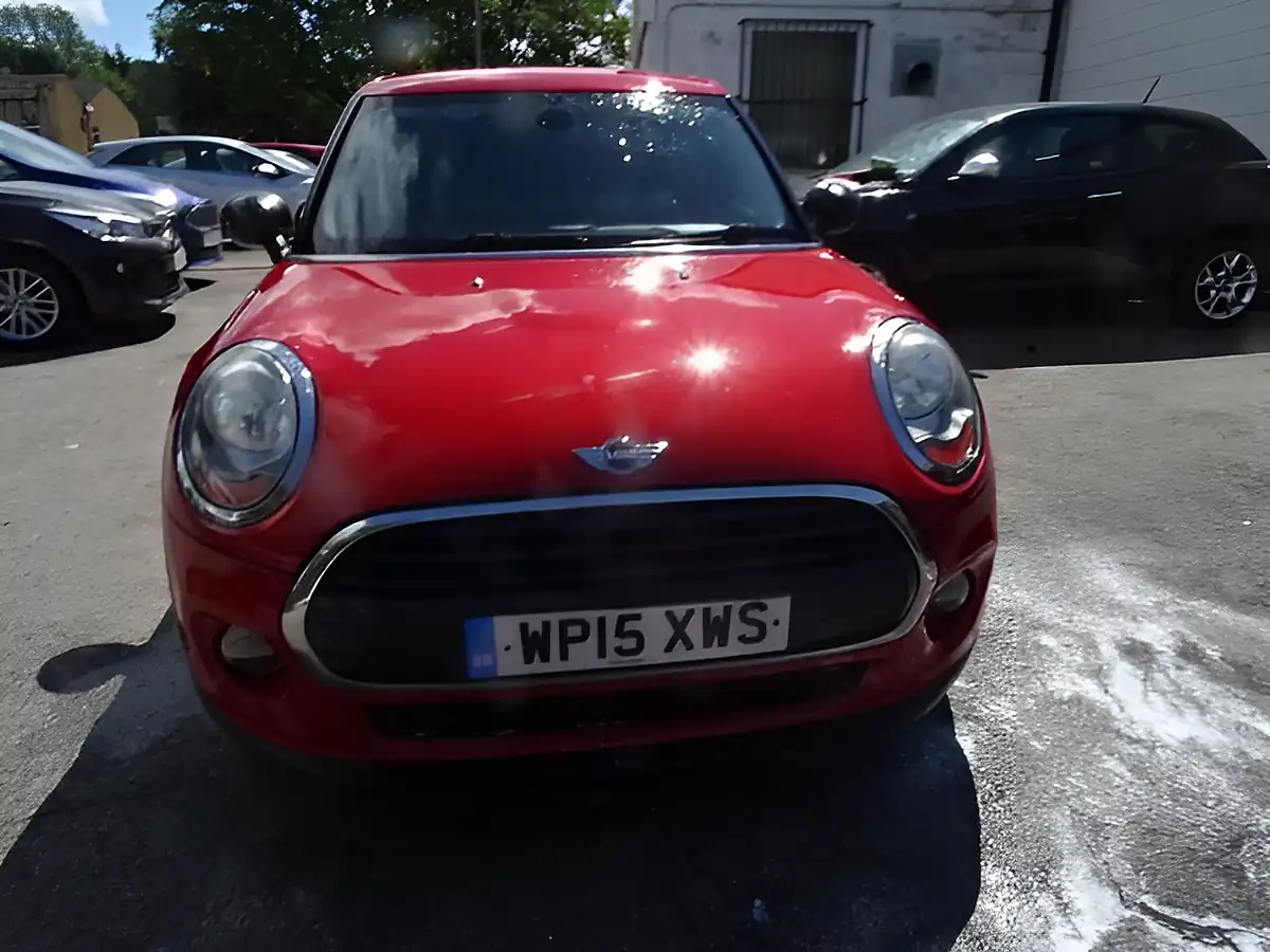 Used 2015 MINI Hatch One Red - Interior and Exterior details 2