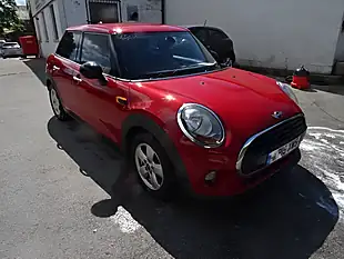 Used 2015 MINI Hatch One Red - Interior and Exterior details 3