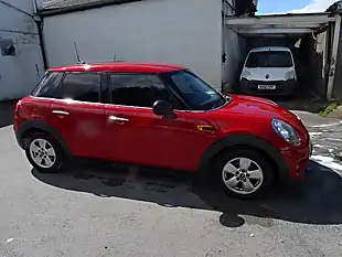 Used 2015 MINI Hatch One Red - Interior and Exterior details 6