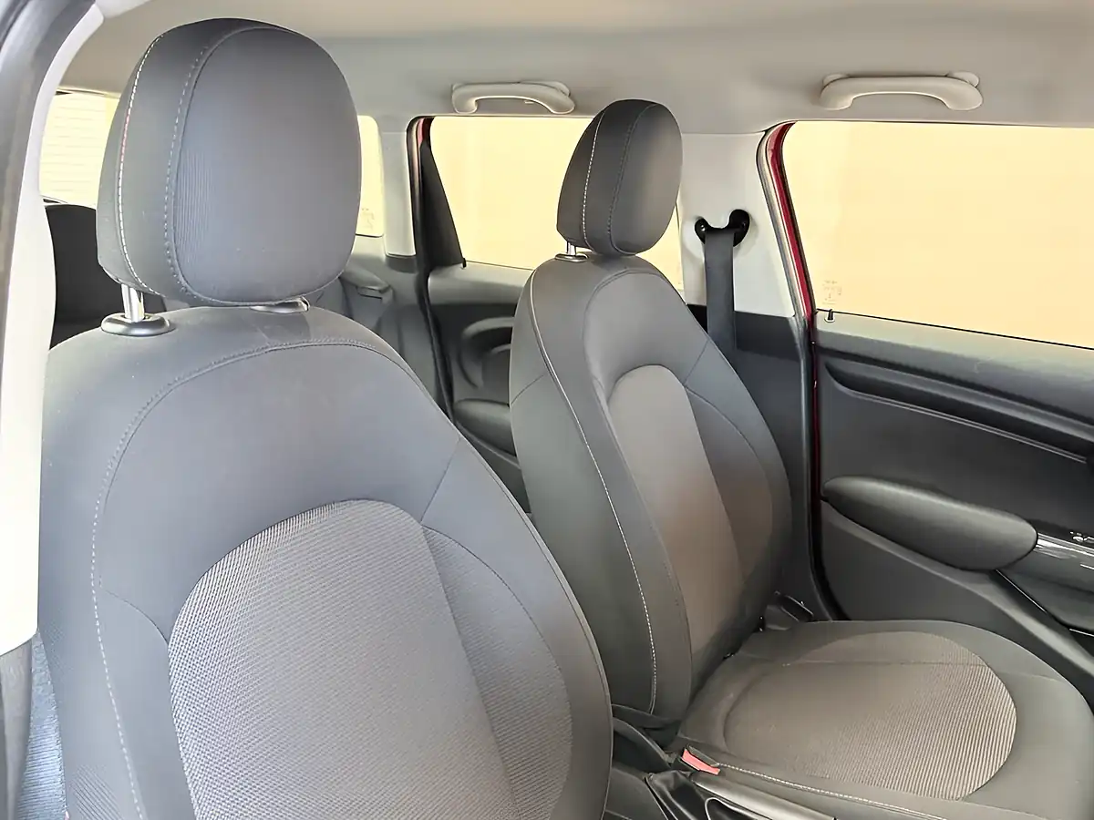 Used 2015 MINI Hatch One Red - Interior and Exterior details 12
