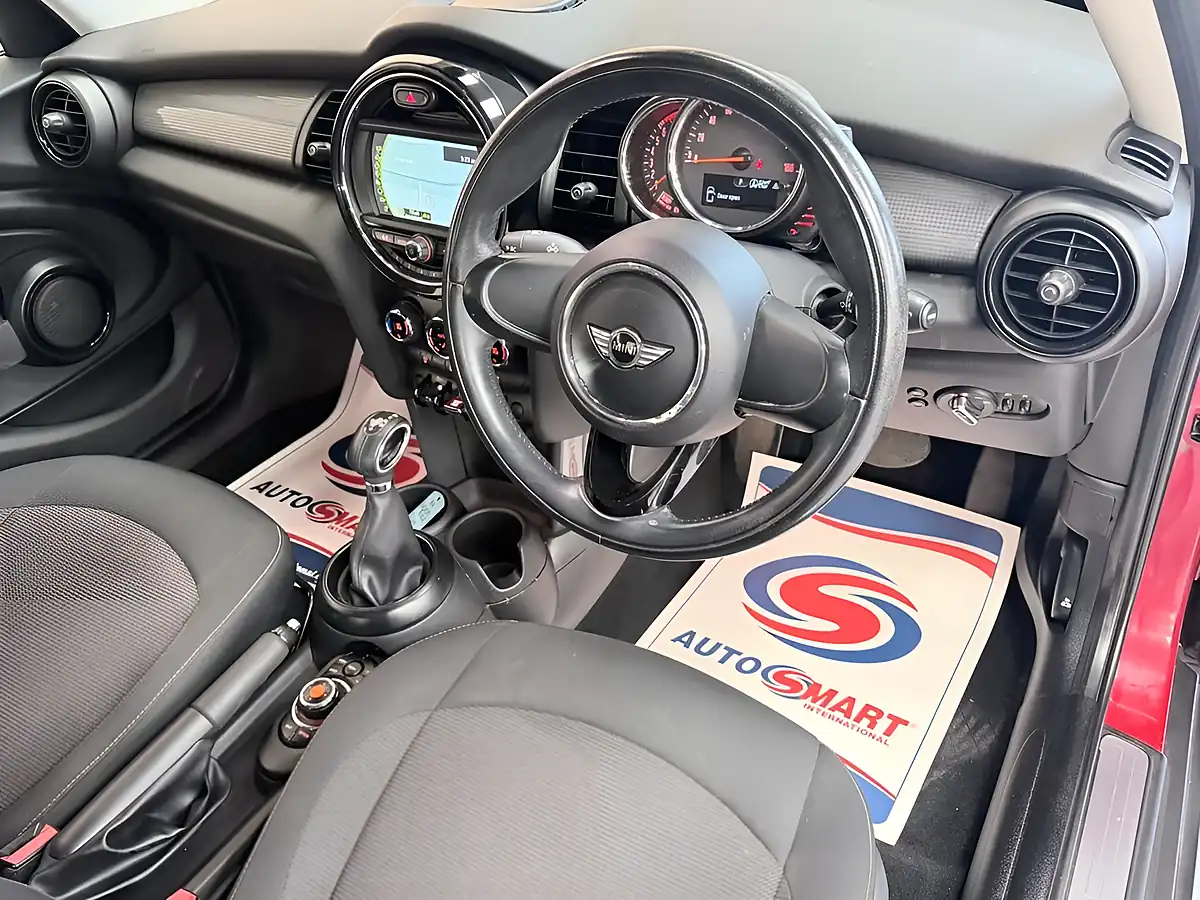 Used 2015 MINI Hatch One Red - Interior and Exterior details 13