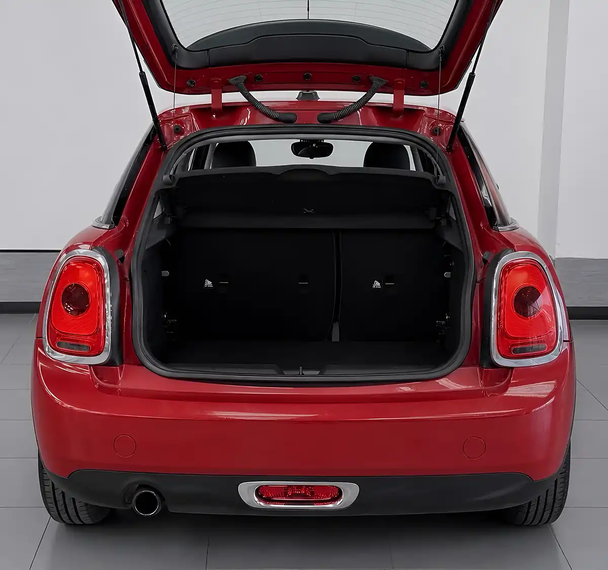 Used 2015 MINI Hatch One Red - Interior and Exterior details 17