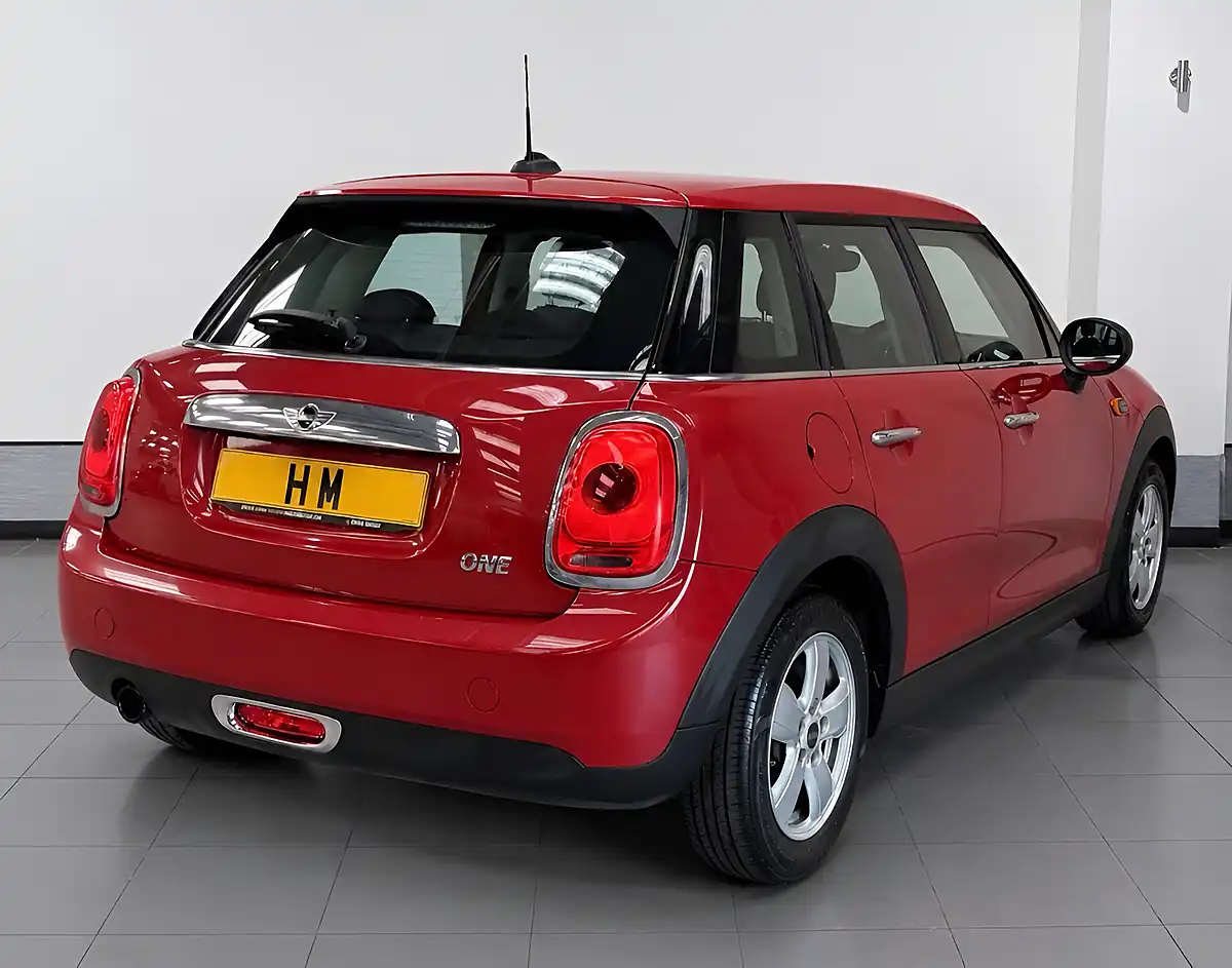 Used 2015 MINI Hatch One Red - Interior and Exterior details 2