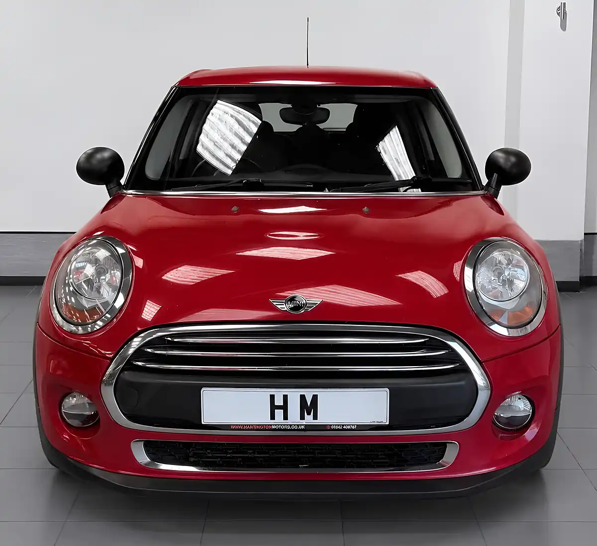 Used 2015 MINI Hatch One Red - Interior and Exterior details 5