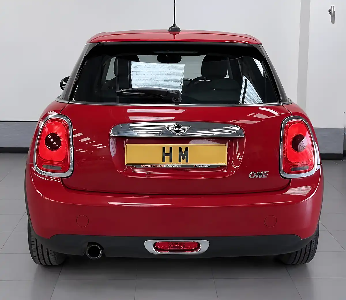 Used 2015 MINI Hatch One Red - Interior and Exterior details 6