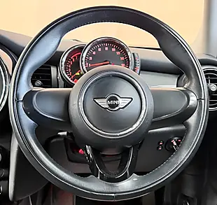 Used 2015 MINI Hatch One Red - Interior and Exterior details 8