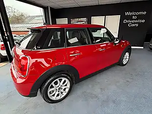 Used 2015 MINI Hatch One Red - Interior and Exterior details 10