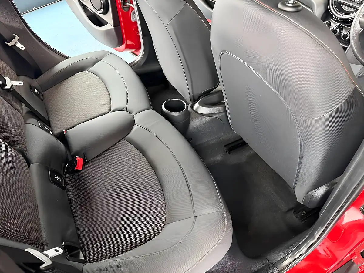 Used 2015 MINI Hatch One Red - Interior and Exterior details 14
