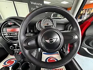 Used 2015 MINI Hatch One Red - Interior and Exterior details 16