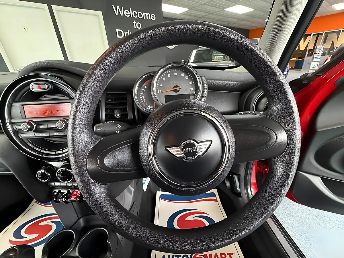 Used 2015 MINI Hatch One Red - Interior and Exterior details 16