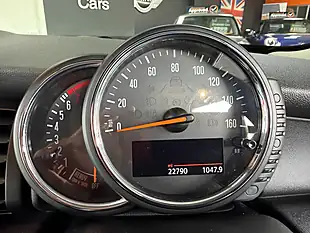 Used 2015 MINI Hatch One Red - Interior and Exterior details 17
