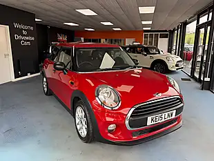 Used 2015 MINI Hatch One Red - Interior and Exterior details 3