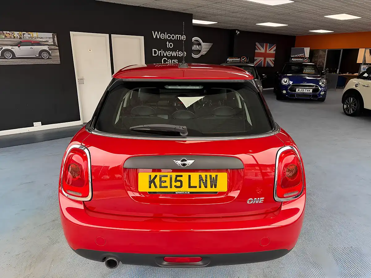 Used 2015 MINI Hatch One Red - Interior and Exterior details 8