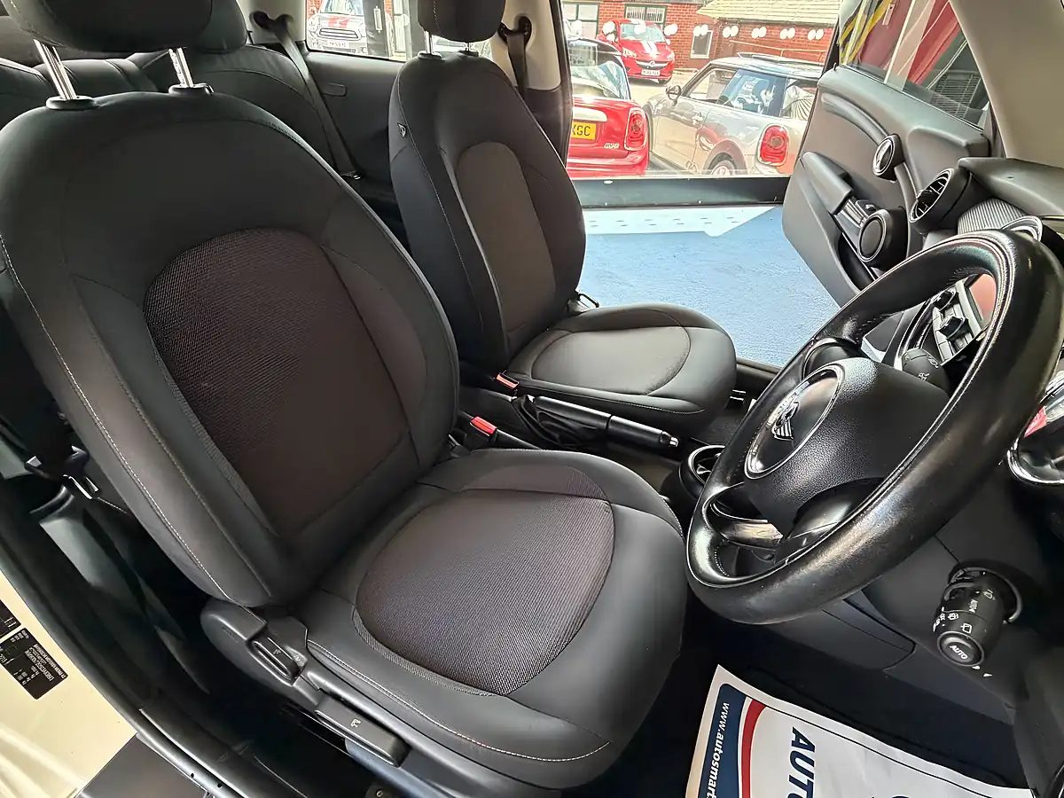 Used 2015 MINI Hatch One White - Interior and Exterior details 12