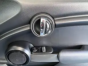 Used 2015 MINI Hatch One White - Interior and Exterior details 14