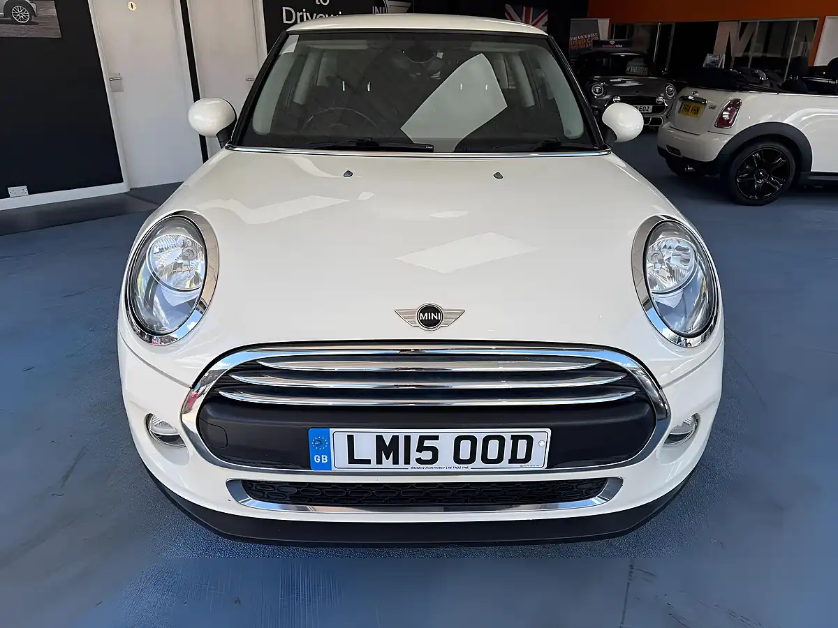 Used 2015 MINI Hatch One White - Interior and Exterior details 4