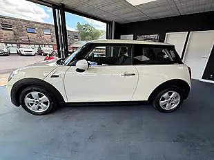 Used 2015 MINI Hatch One White - Interior and Exterior details 6