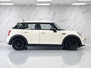 Used 2015 MINI Hatch One White - Interior and Exterior details 6
