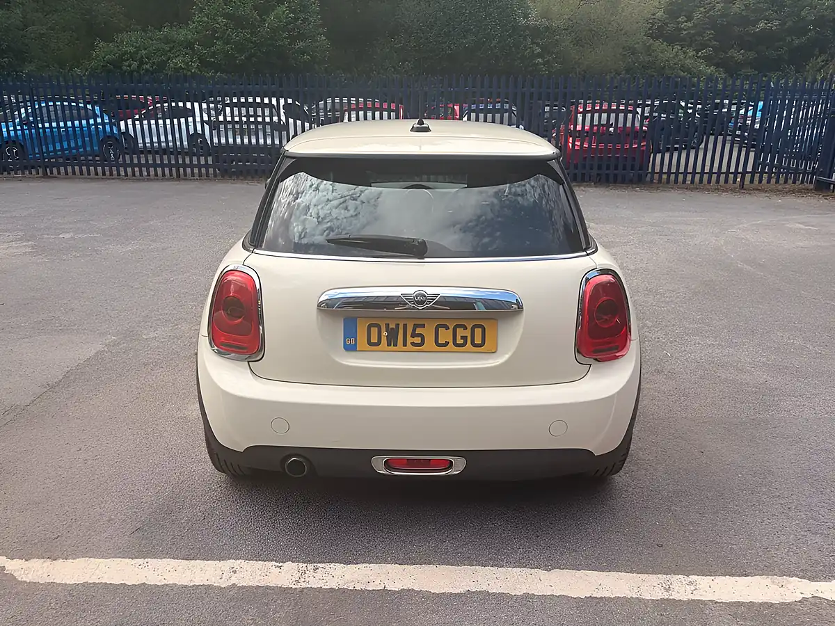 Used 2015 MINI Hatch One White - Interior and Exterior details 10