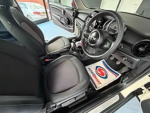 Used 2015 MINI Hatch One White - Interior and Exterior details 10