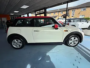 Used 2015 MINI Hatch One White - Interior and Exterior details 2