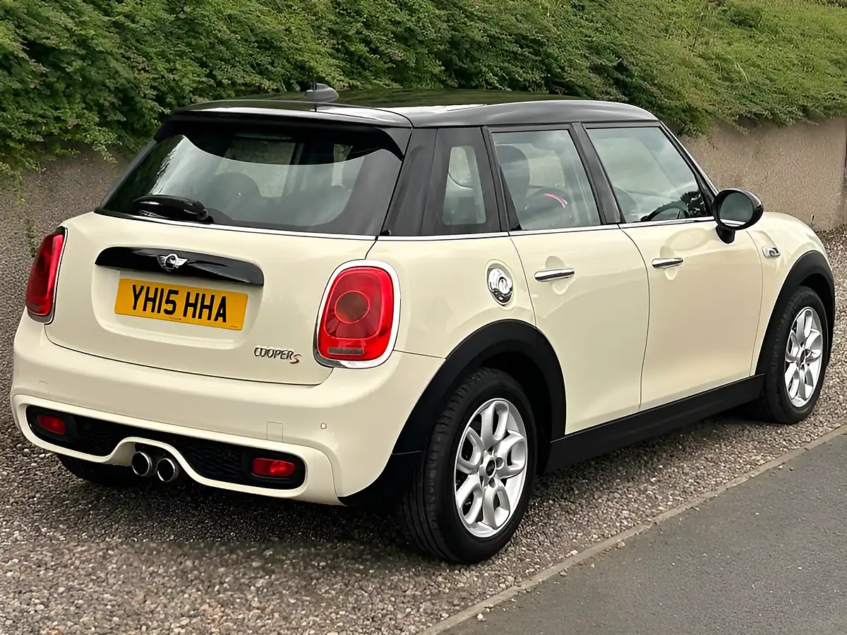 Used 2015 MINI Hatchback Cooper S White - Interior and Exterior details 10