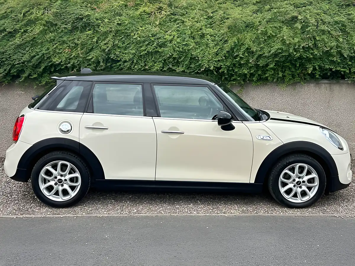 Used 2015 MINI Hatchback Cooper S White - Interior and Exterior details 2