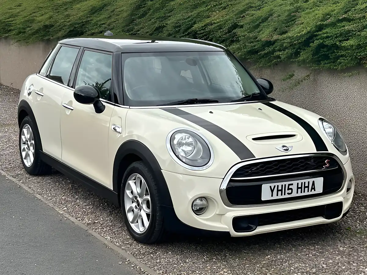 Used 2015 MINI Hatchback Cooper S White - Interior and Exterior details 4