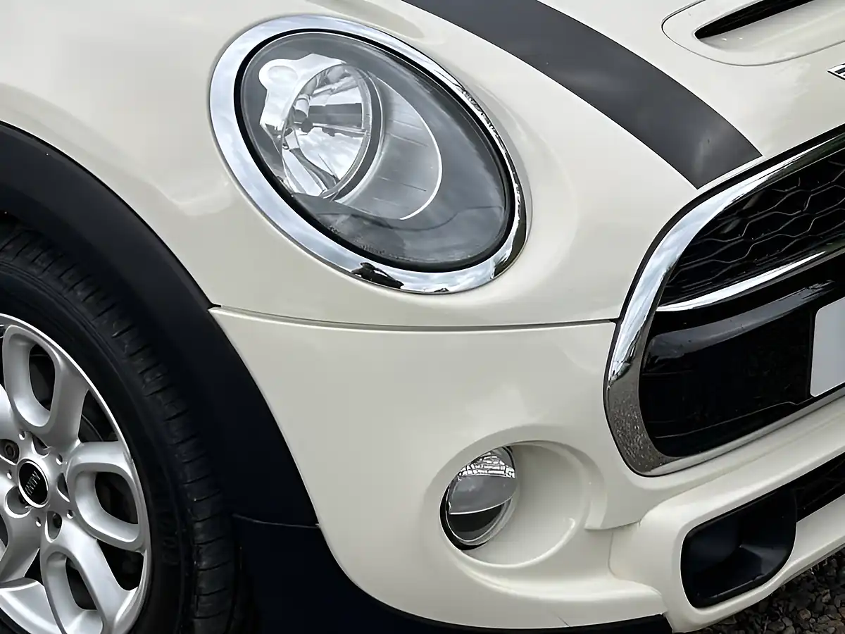 Used 2015 MINI Hatchback Cooper S White - Interior and Exterior details 6