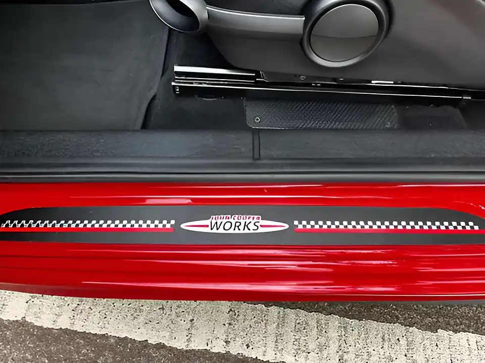 Used 2015 MINI Paceman Cooper S Chili Red - Interior and Exterior details 12