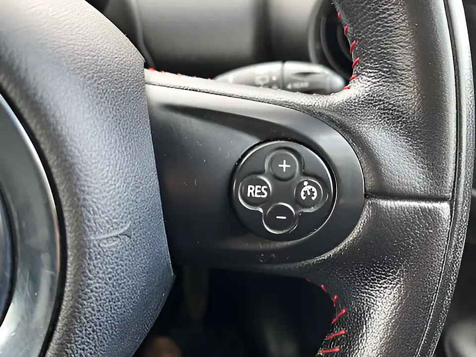 Used 2015 MINI Paceman Cooper S Chili Red - Interior and Exterior details 17