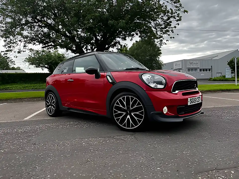Used 2015 MINI Paceman Cooper S Chili Red - Interior and Exterior details 2
