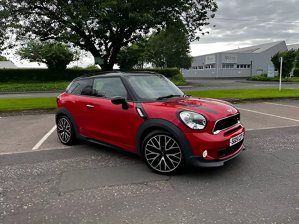 Used 2015 MINI Paceman Cooper S Chili Red - Interior and Exterior details 3