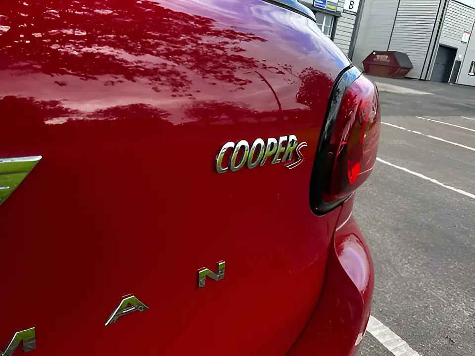 Used 2015 MINI Paceman Cooper S Chili Red - Interior and Exterior details 7
