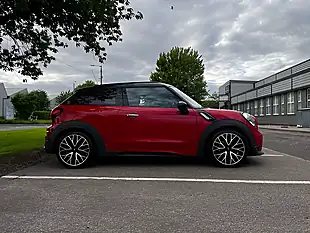 Used 2015 MINI Paceman Cooper S Chili Red - Interior and Exterior details 9