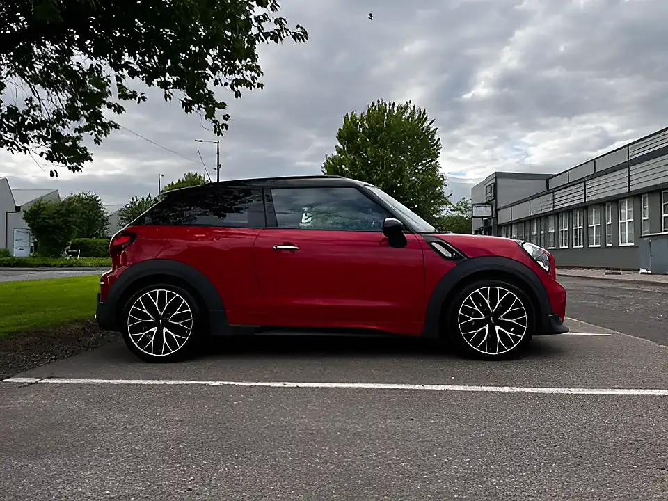 Used 2015 MINI Paceman Cooper S Chili Red - Interior and Exterior details 9