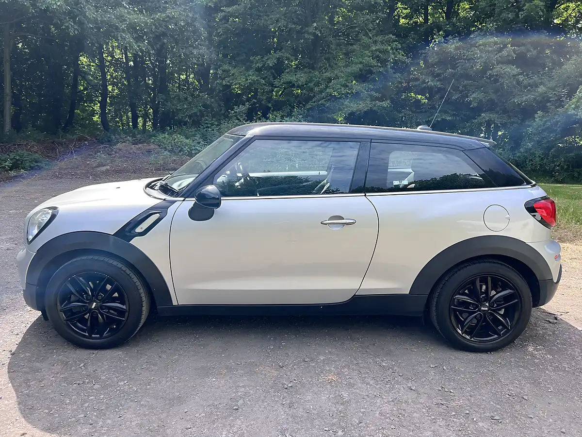 Used 2015 MINI Paceman Cooper Silver - Interior and Exterior details 3