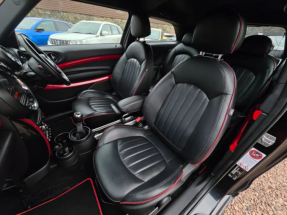 Used 2015 MINI Paceman John Cooper Works Absolute Black Metallic - Interior and Exterior details 10