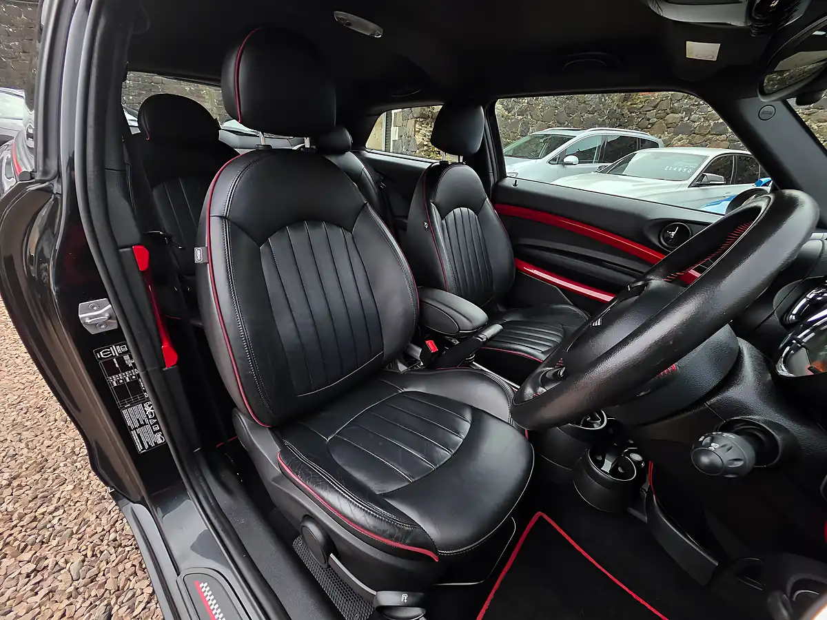Used 2015 MINI Paceman John Cooper Works Absolute Black Metallic - Interior and Exterior details 8