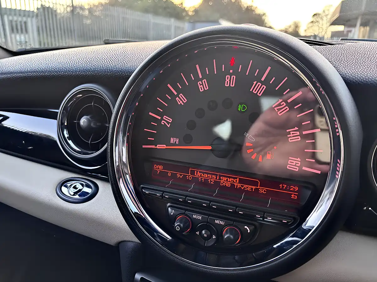 Used 2015 MINI Roadster Cooper Grey - Interior and Exterior details 15