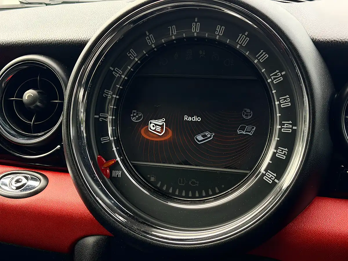Used 2015 MINI Roadster Cooper S Red - Interior and Exterior details 13