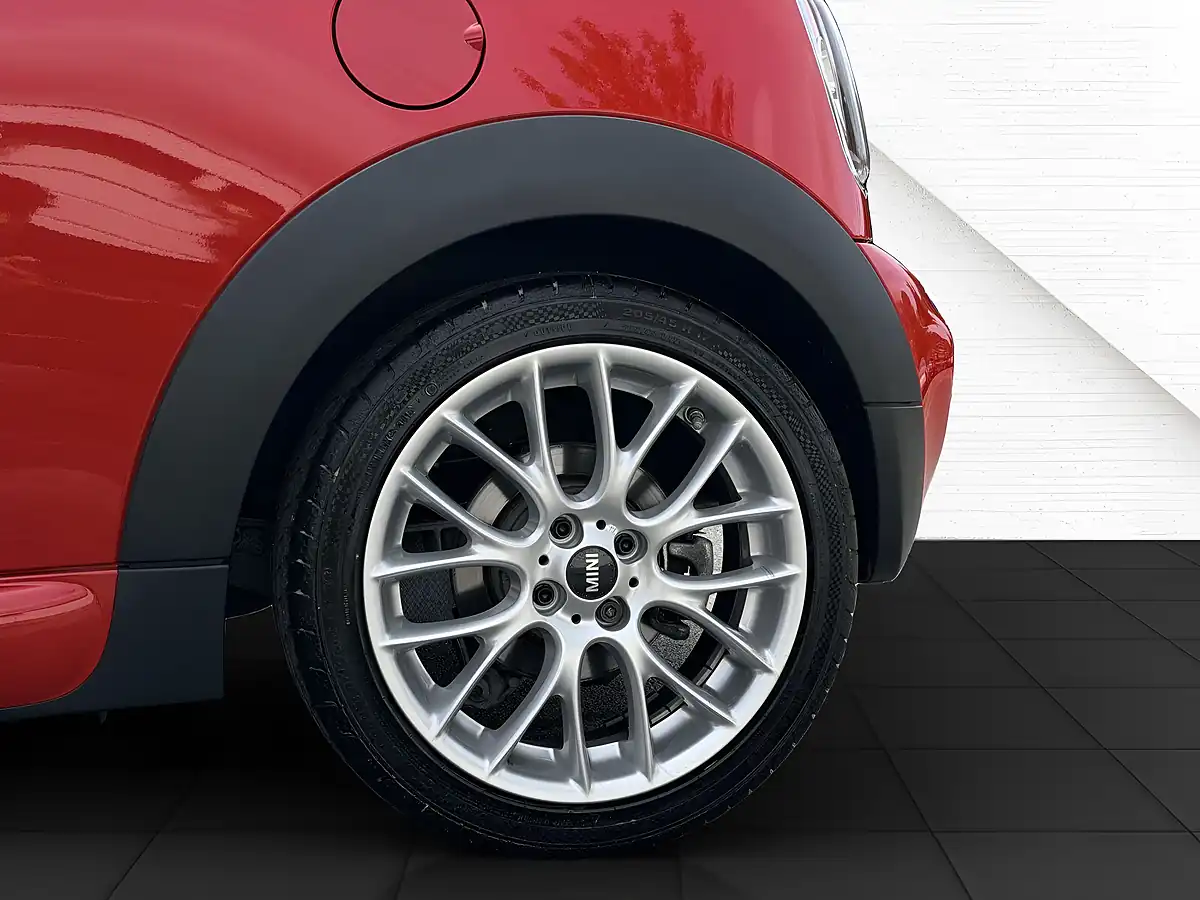 Used 2015 MINI Roadster Cooper S Red - Interior and Exterior details 4