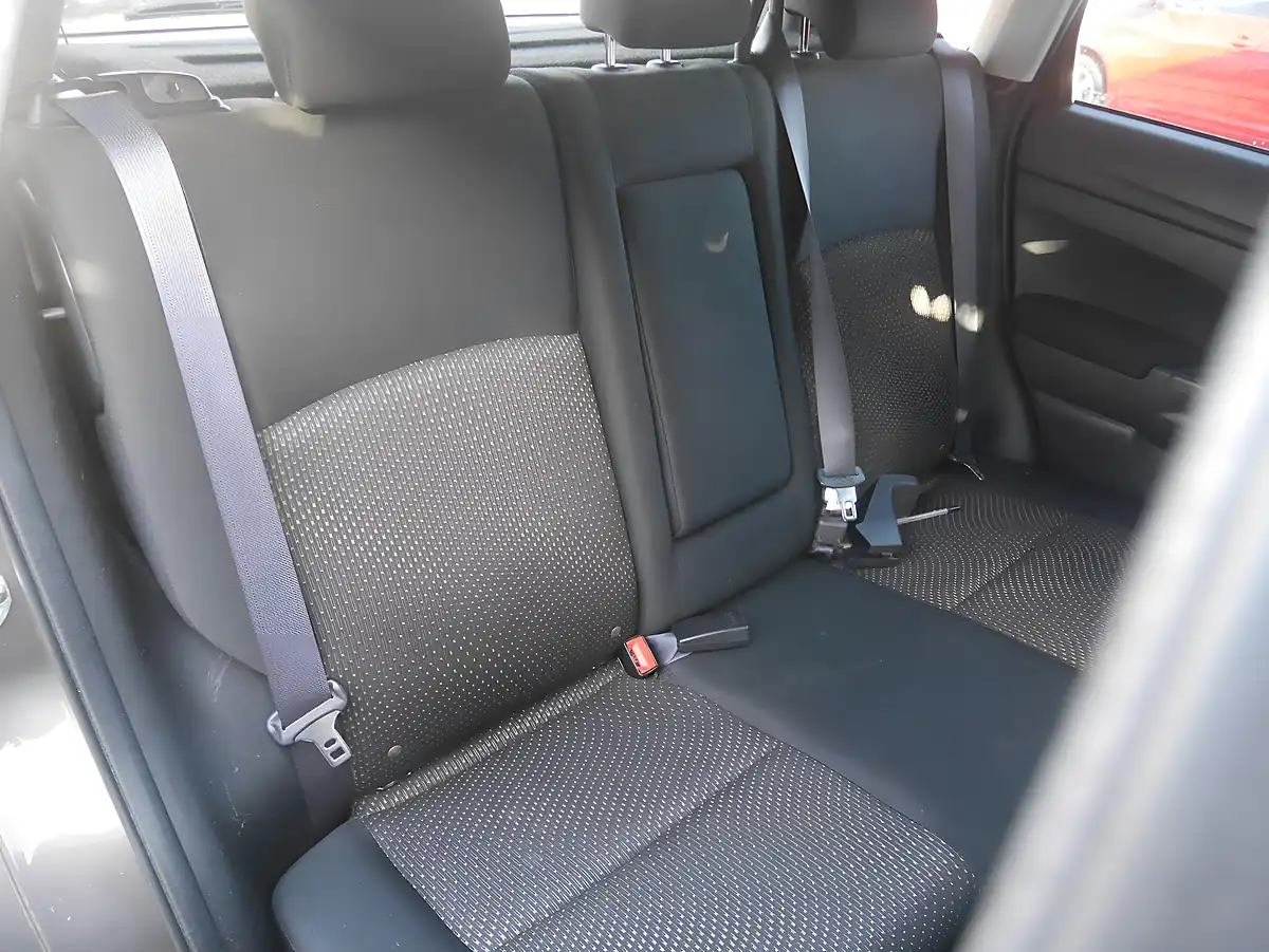 Used 2015 Mitsubishi Asx 3 Granite Brown - Interior and Exterior details 10