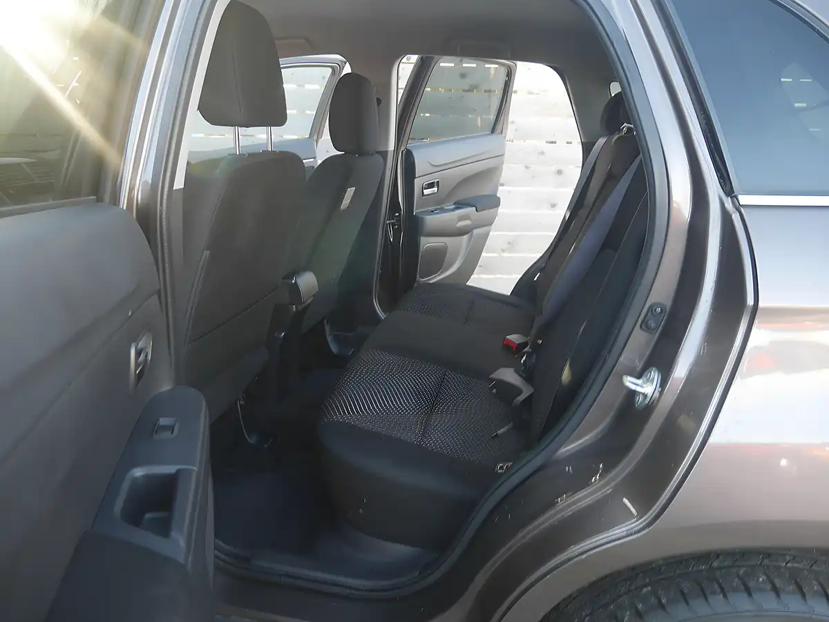 Used 2015 Mitsubishi Asx 3 Granite Brown - Interior and Exterior details 12