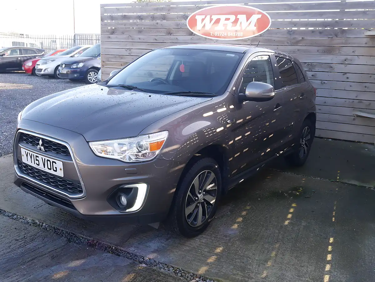 Used 2015 Mitsubishi Asx 3 Granite Brown - Interior and Exterior details 5