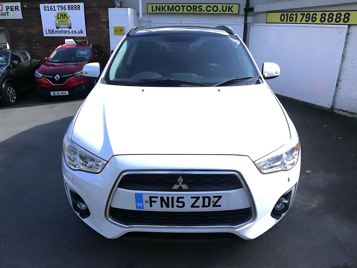 Used 2015 Mitsubishi Asx 4 White - Interior and Exterior details 4