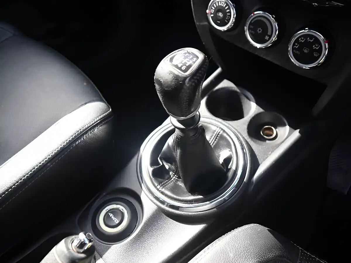 Used 2015 Mitsubishi Asx 4 White - Interior and Exterior details 7