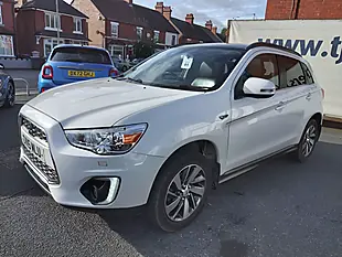 Used 2015 Mitsubishi Asx White - Interior and Exterior details 3