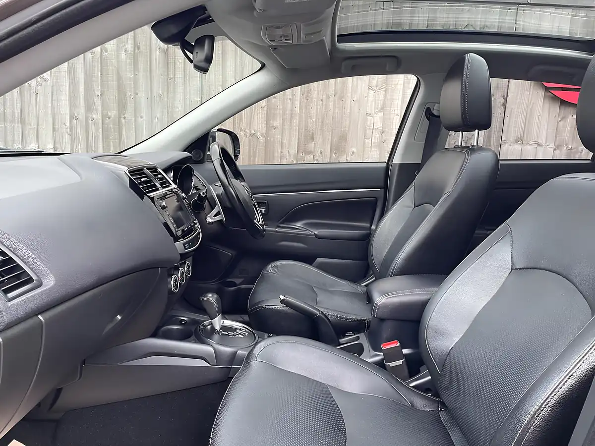 Used 2015 Mitsubishi Asx Zc-H Brown - Interior and Exterior details 13